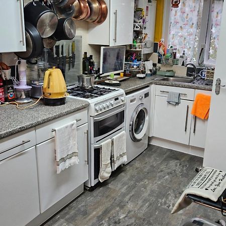 Keyhaven Walk Apartment Манчестър Екстериор снимка