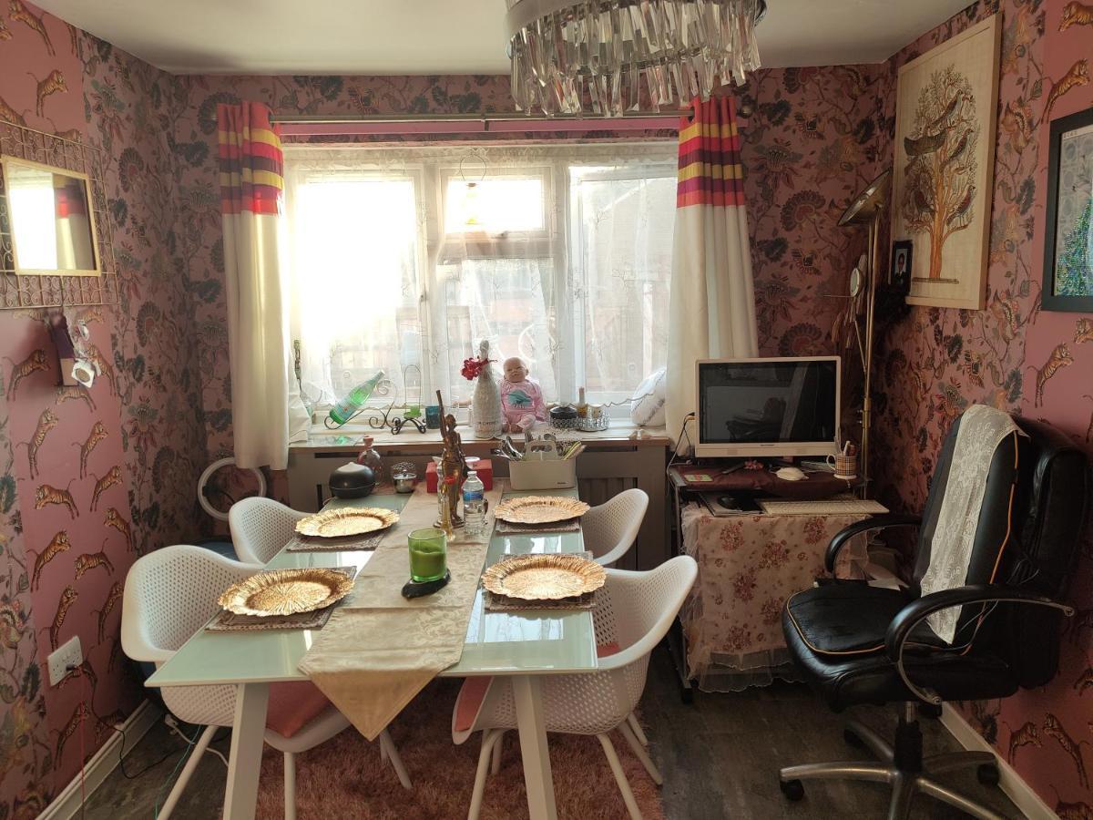 Keyhaven Walk Apartment Манчестър Екстериор снимка